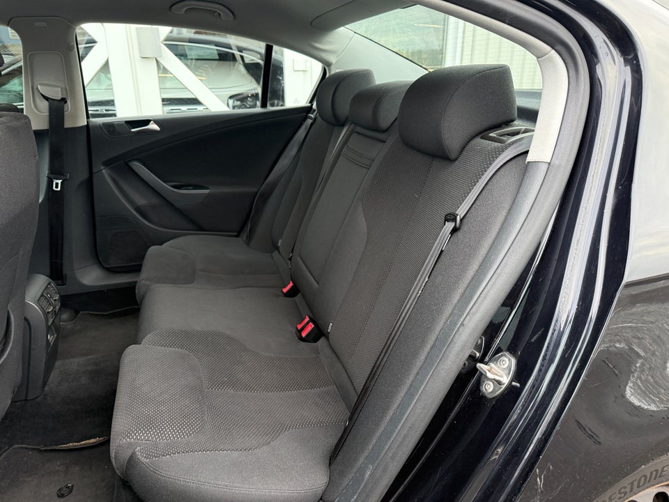 VW Passat 1,6 TDi 105 BlueMotion 4d