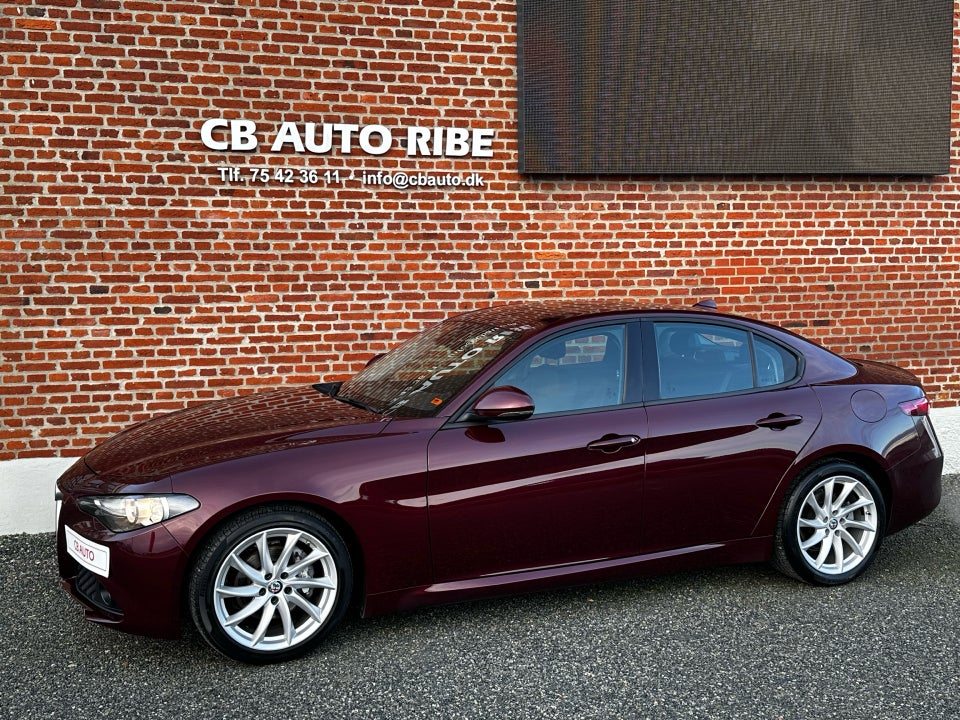 Alfa Romeo Giulia 2,0 T 200 Super aut. 4d