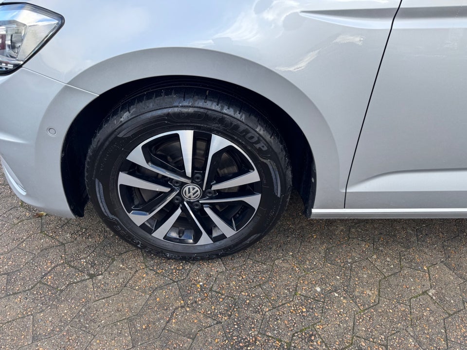 VW Touran 1,6 TDi 115 IQ.Drive DSG 7prs 5d