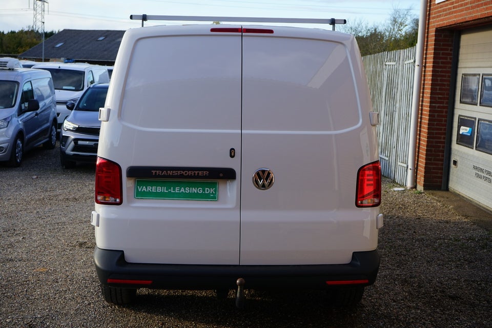 VW Transporter 2,0 TDi 110 Kassevogn lang