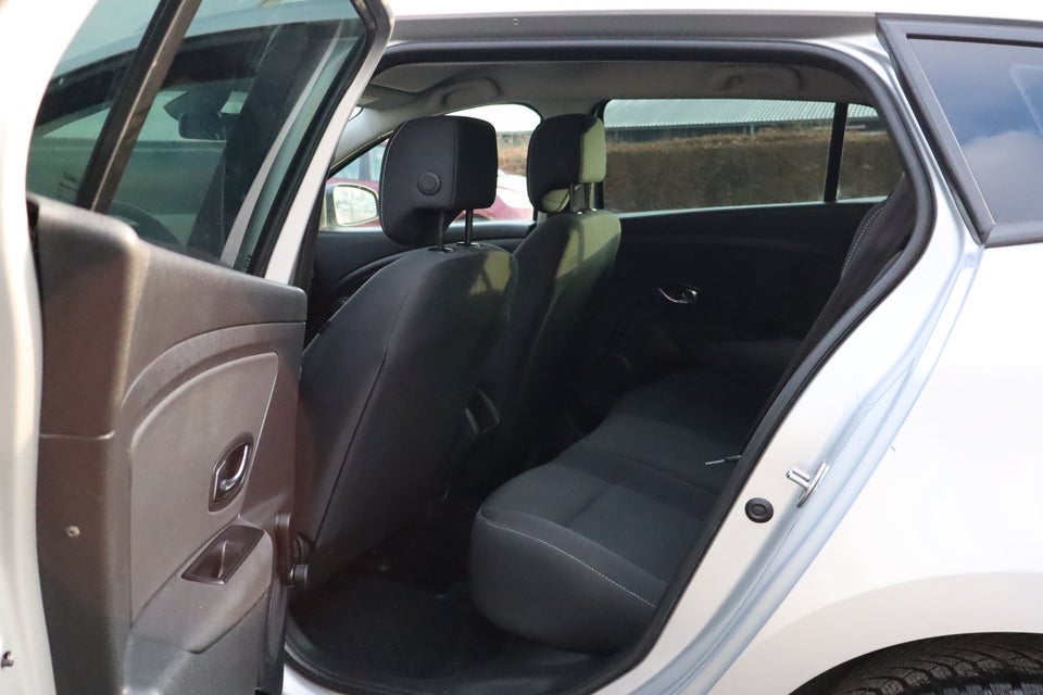 Renault Megane III 1,5 dCi 110 Expression Sport Tourer aut. 5d