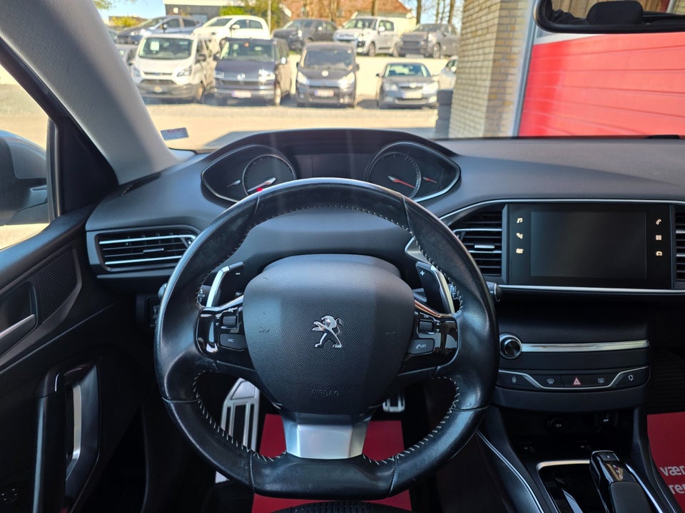 Peugeot 308 1,2 PureTech 130 Selection Sky SW EAT8 5d