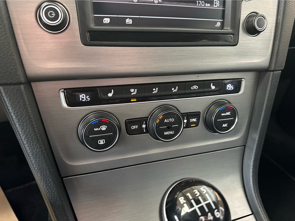 VW Golf VII 2,0 TDi 150 R-line BMT 5d