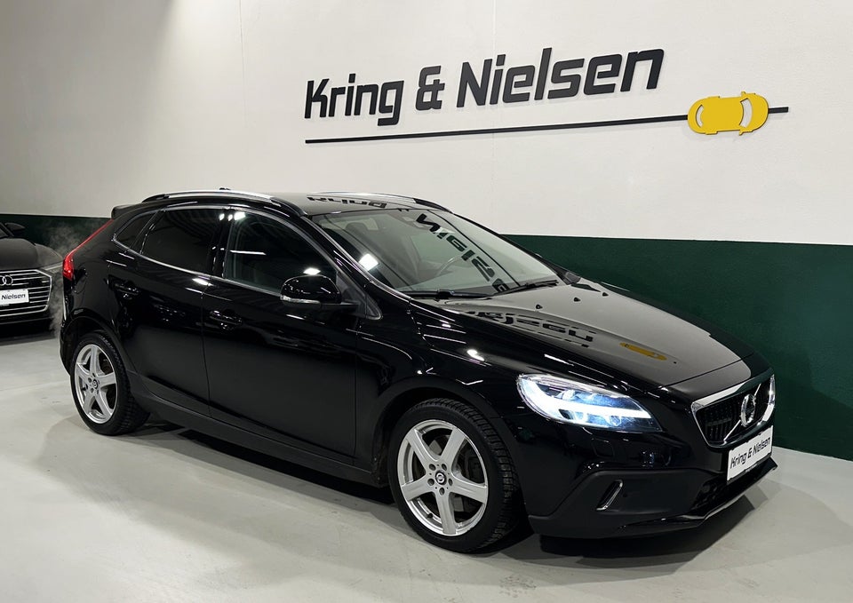 Volvo V40 CC 1,5 T3 152 Momentum aut. 5d