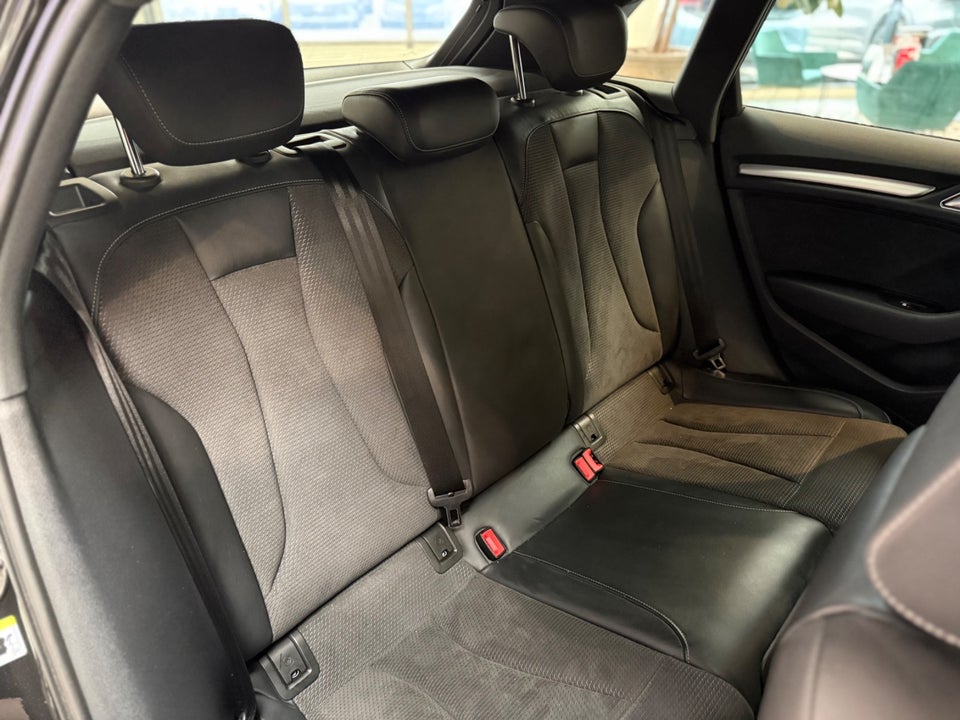 Audi A3 1,4 e-tron S-line Sportback S-tr. 5d