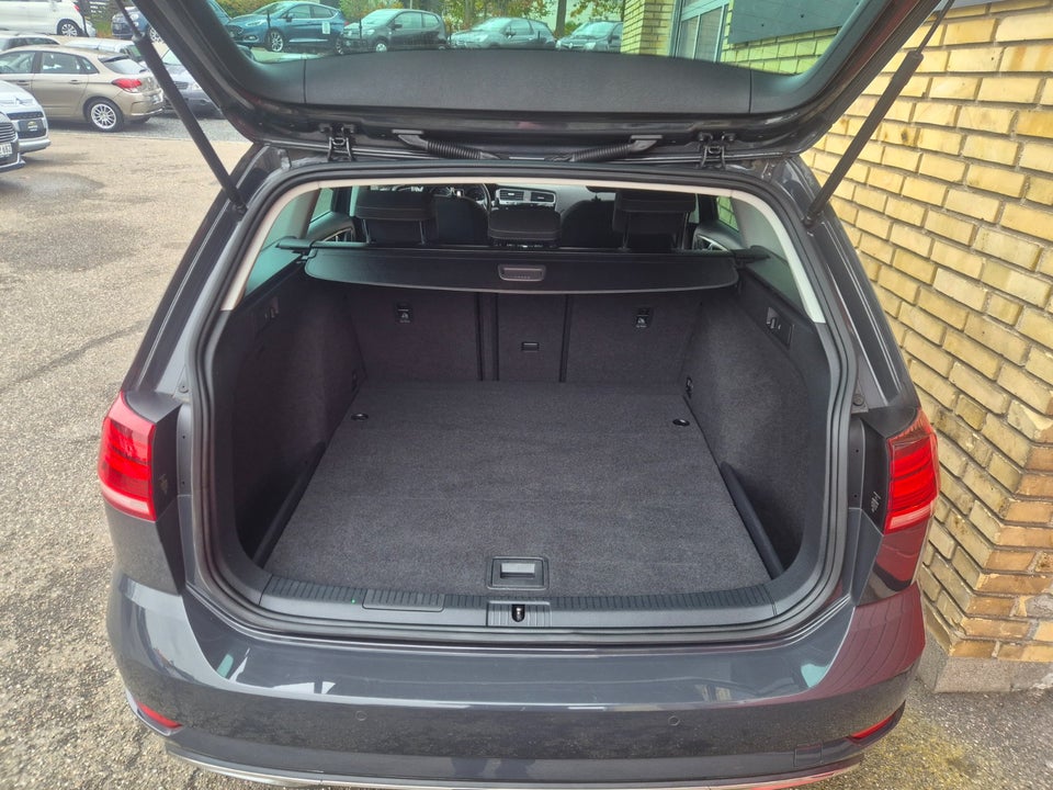 VW Golf VII 2,0 TDi 150 Highline Variant 5d