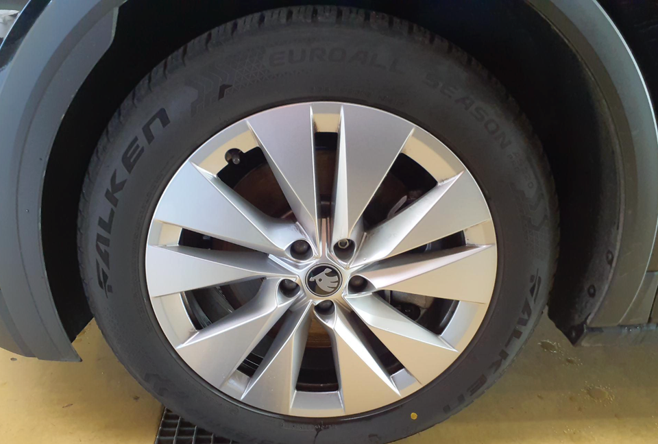 Skoda Elroq 85 iV Loft 5d