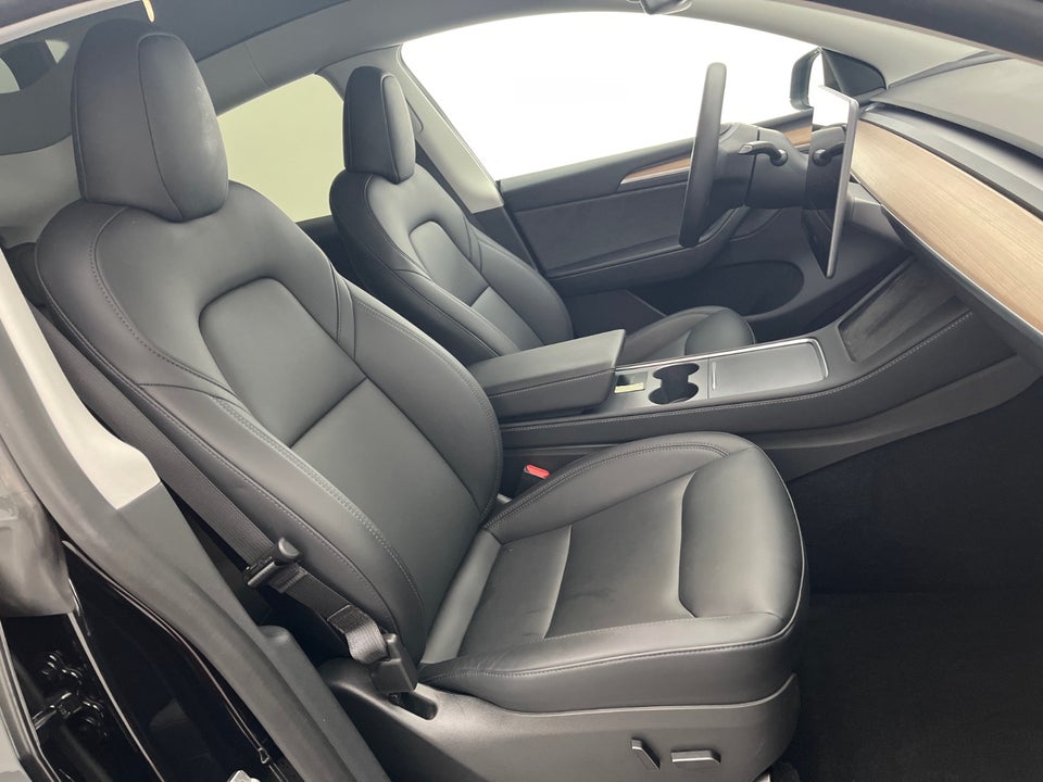 Tesla Model Y Long Range AWD 5d