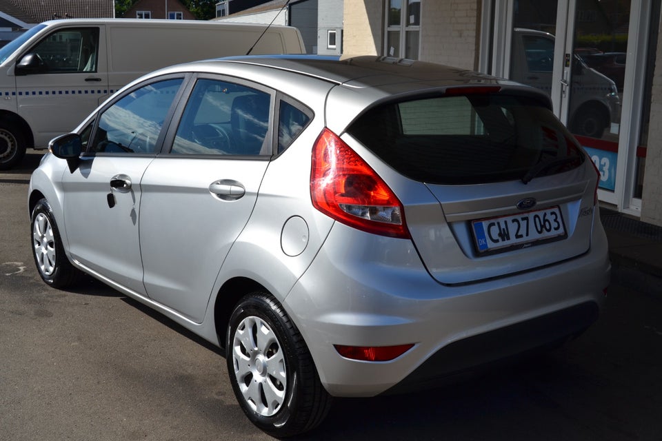 Ford Fiesta 1,25 60 Ambiente 5d