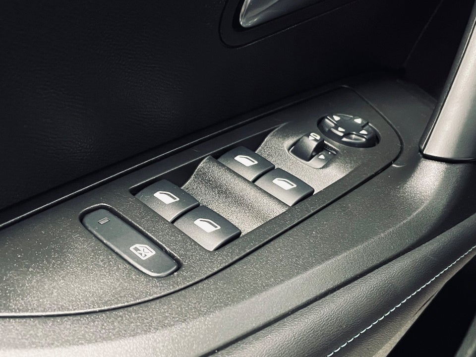 Peugeot 2008 1,2 PureTech 130 Allure Pack EAT8 5d