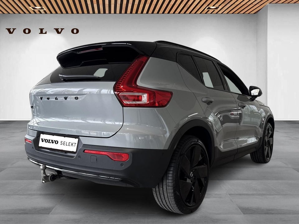 Volvo EX40 Extended Range Black Edition 5d