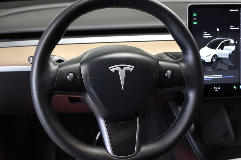 Tesla Model Y Long Range AWD 5d