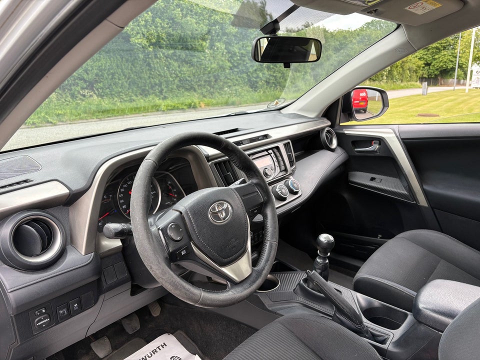 Toyota RAV4 2,0 D-4D T2 Van 5d