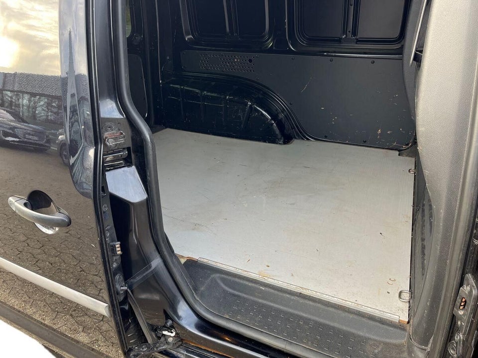 VW Caddy 2,0 TDi 102 BMT Van 4d