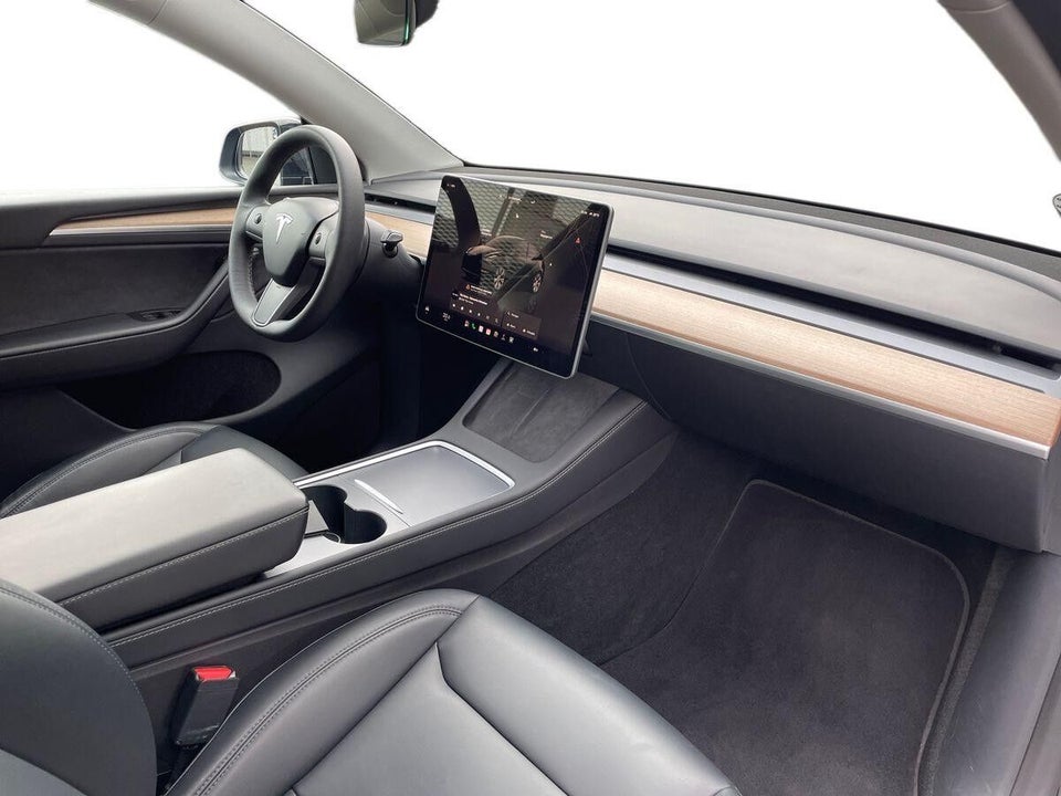 Tesla Model Y Long Range AWD 5d