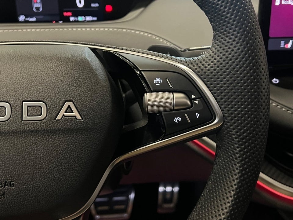 Skoda Enyaq 85x iV Sportline Maxx 5d