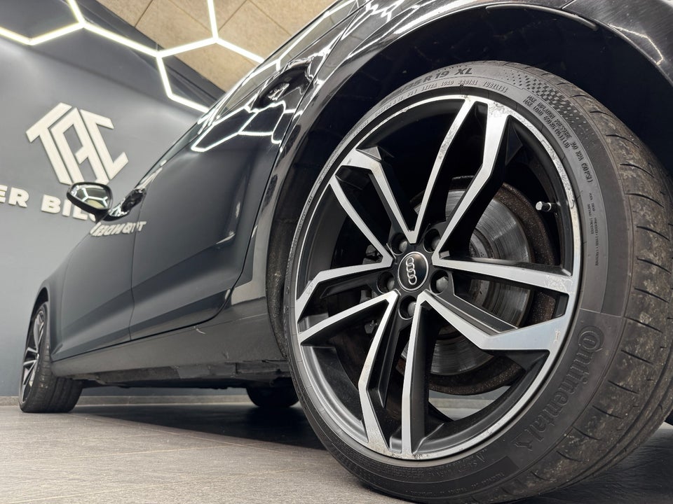 Audi A4 3,0 TDi 218 Sport Avant S-tr. 5d