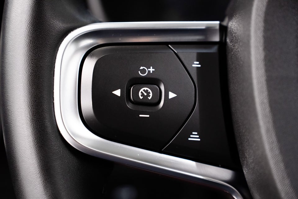 Volvo XC40 P6 ReCharge Core 5d