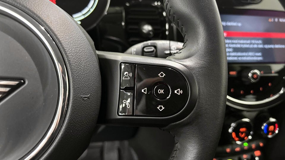 MINI Cooper SE Essential 3d