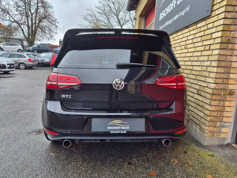 VW Golf VII 2,0 GTi DSG BMT 5d