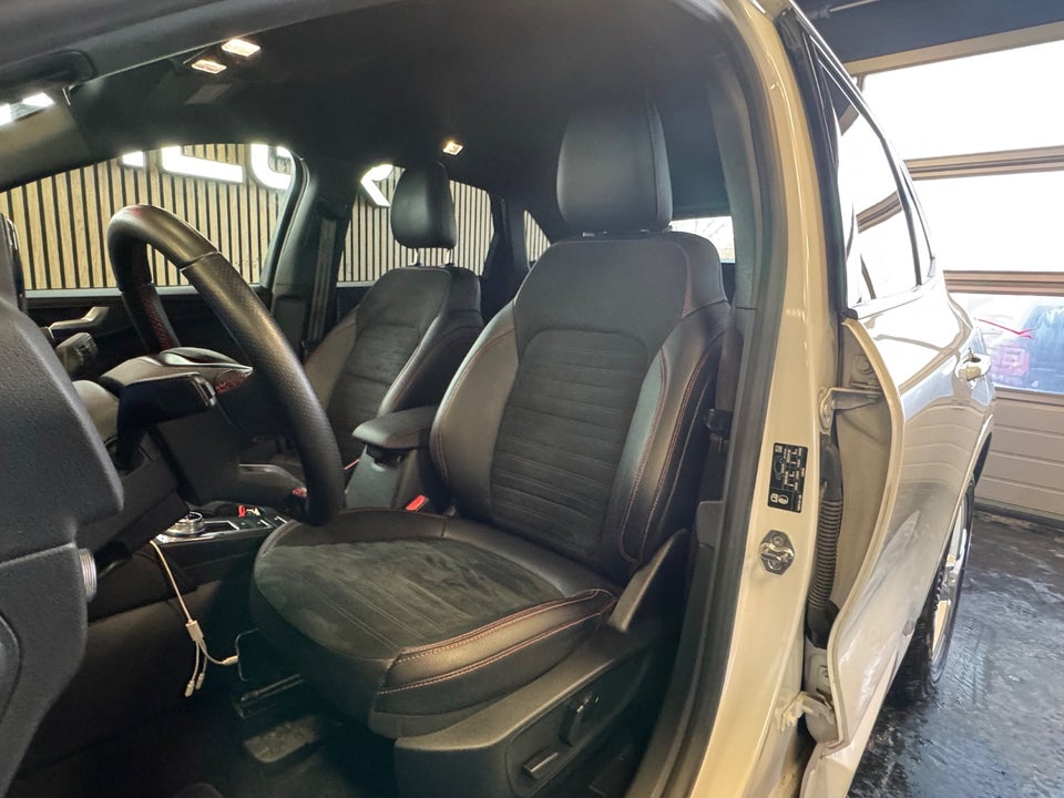 Ford Kuga 2,5 PHEV ST-Line X CVT 5d