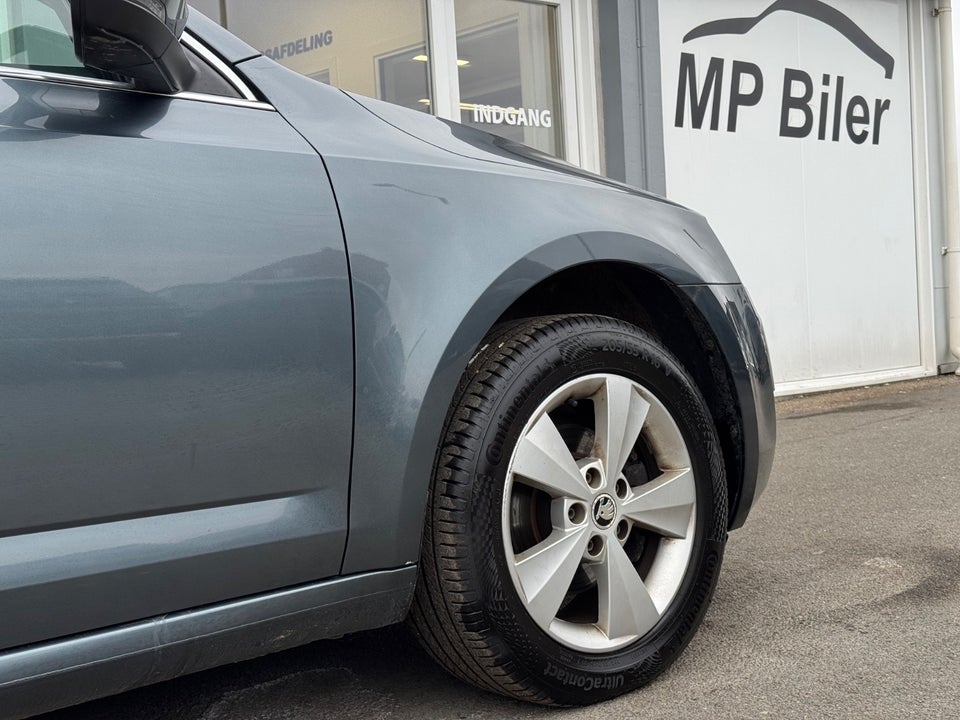 Skoda Octavia 1,6 TDi 110 Style Combi DSG 5d