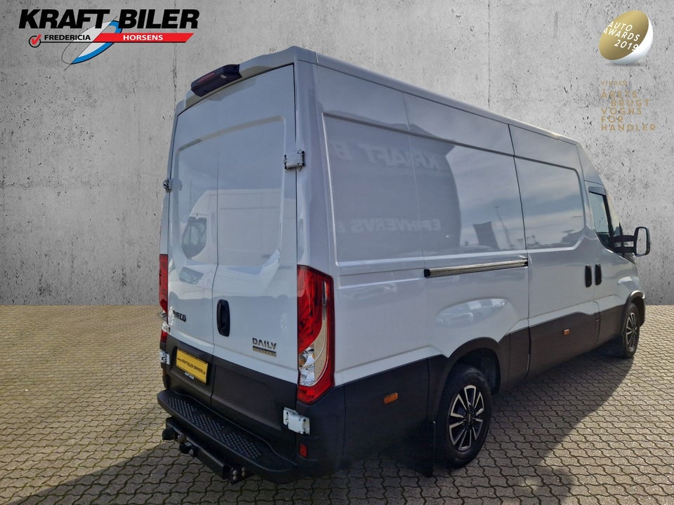 Iveco Daily 2,3 35S16 12m³ Van AG8