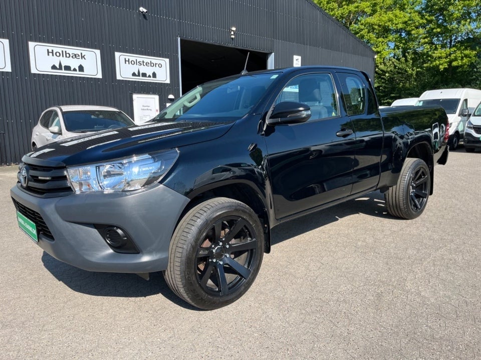 Toyota HiLux 2,4 D-4D 150 T2 Ex.Kab 4x4 4d