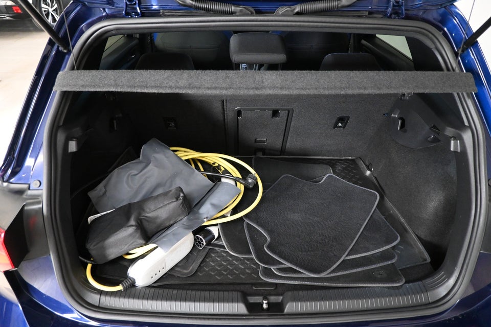 VW Golf VIII 1,4 GTE DSG 5d