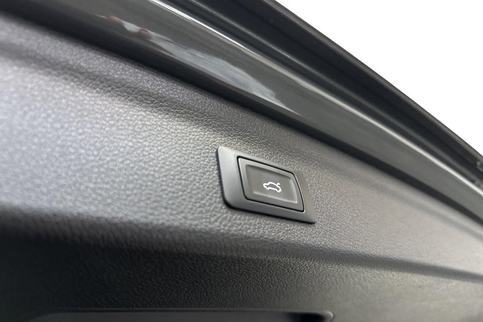 Audi Q3 45 TFSi e Attitude plus S-tr. 5d