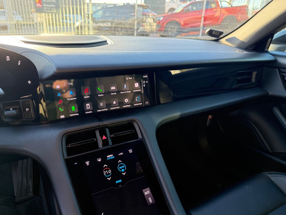 Porsche Taycan Performance+ 4d