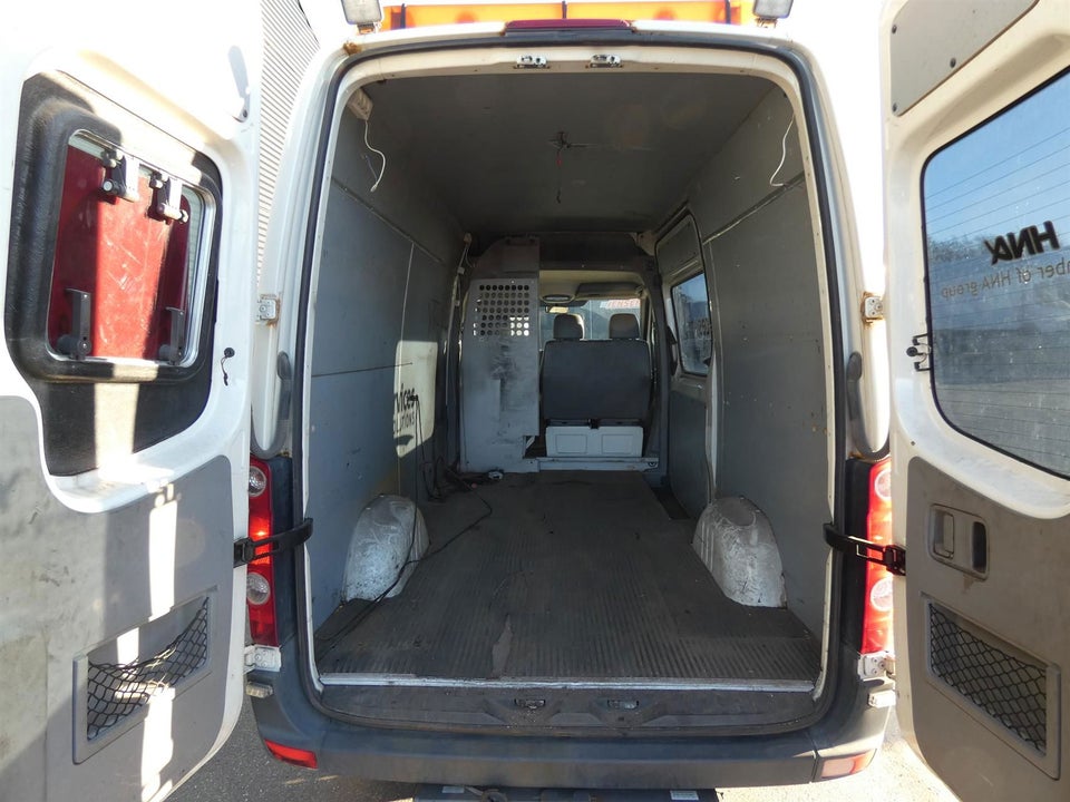 VW Crafter 2,5 TDi 109 Kassevogn høj-medium 5d