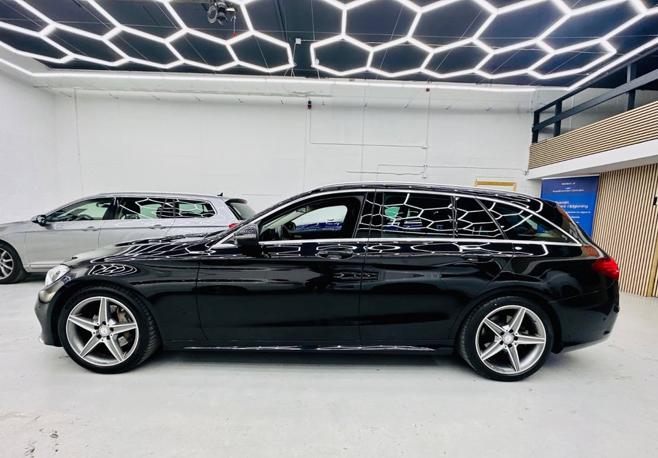 Mercedes C220 d 2,2 AMG Line stc. aut. 5d