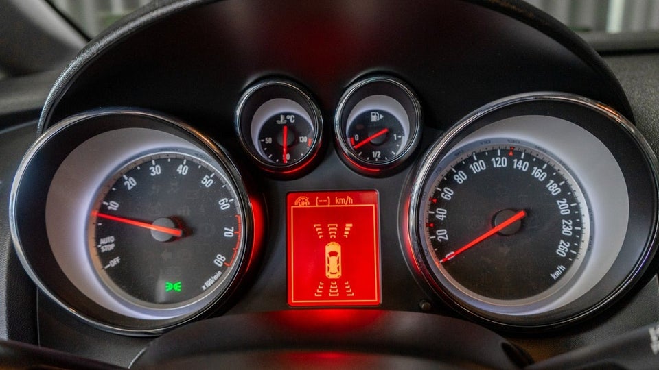 Opel Astra 1,4 T 140 Enjoy 5d