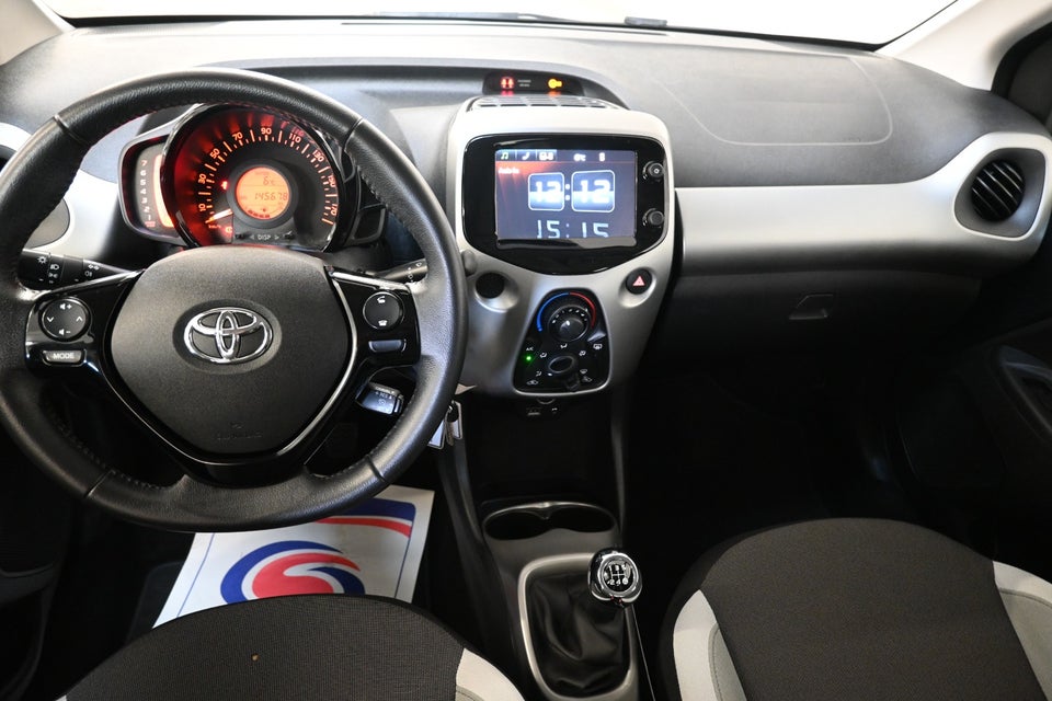 Toyota Aygo 1,0 VVT-i x-play x-touch 5d