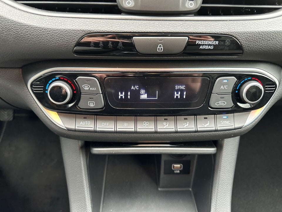 Hyundai i30 1,0 T-GDi Essential stc. 5d