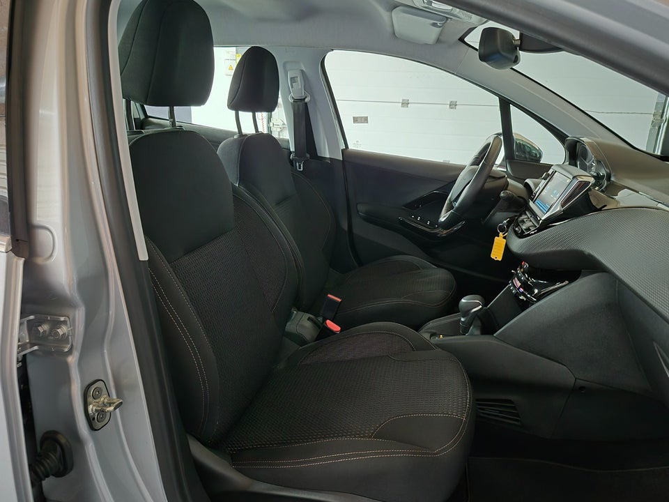 Peugeot 208 1,2 e-THP 110 Allure EAT6 5d