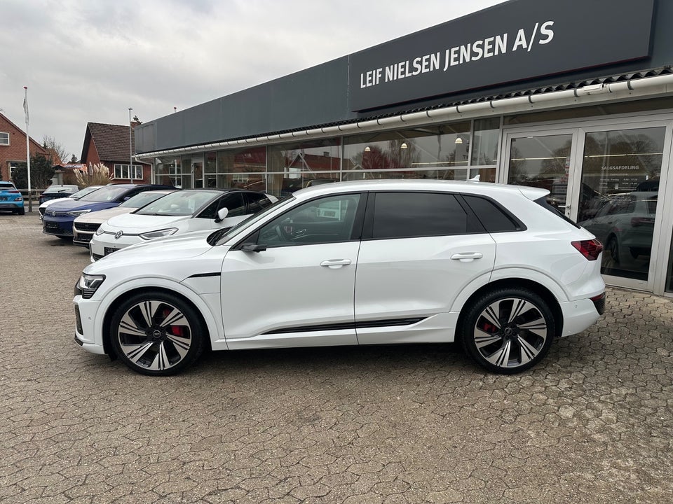 Audi Q8 e-tron 55 S-line quattro 5d