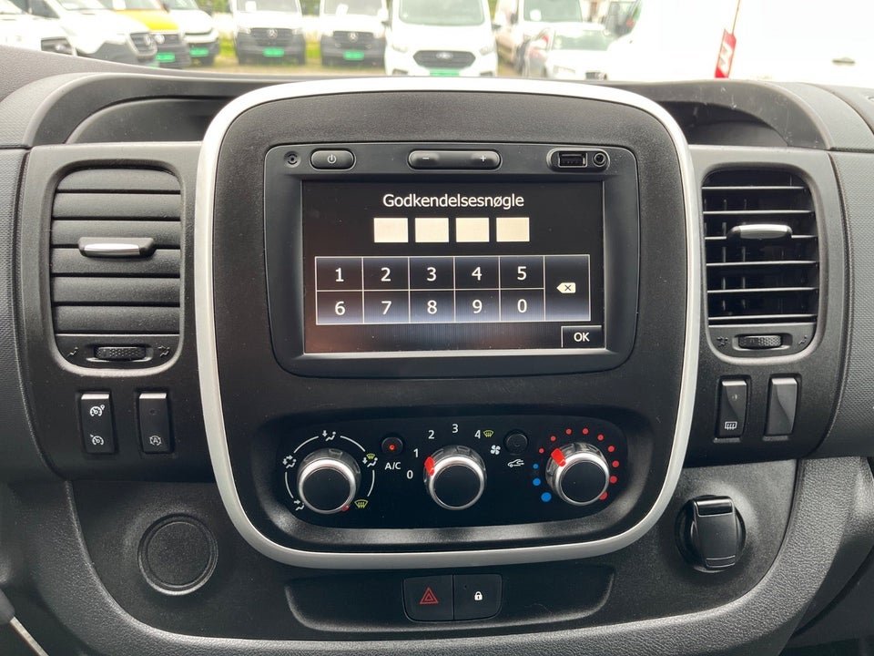 Renault Trafic T29 2,0 dCi 120 L2H1