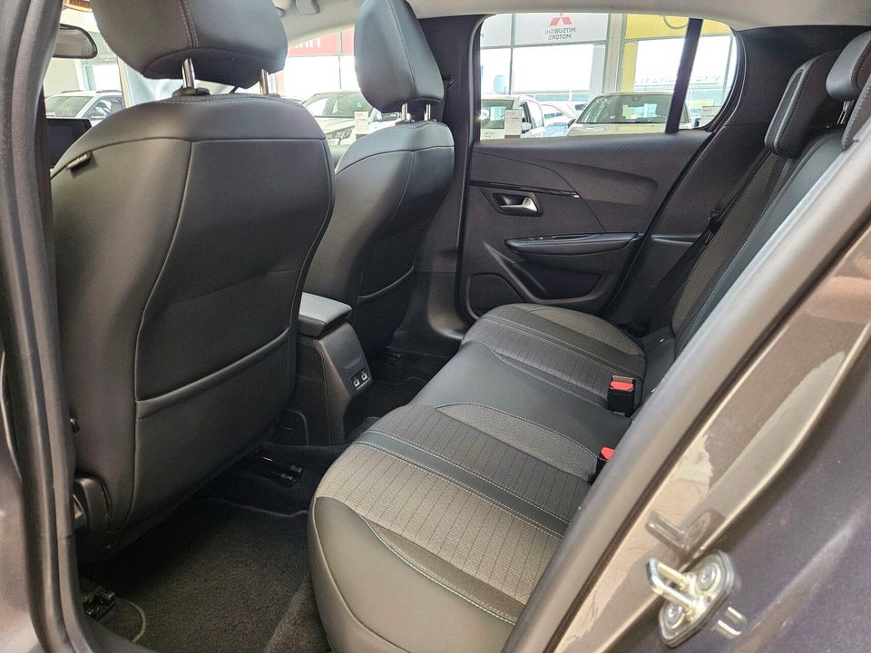 Peugeot 208 1,5 BlueHDi 100 Allure Sky 5d