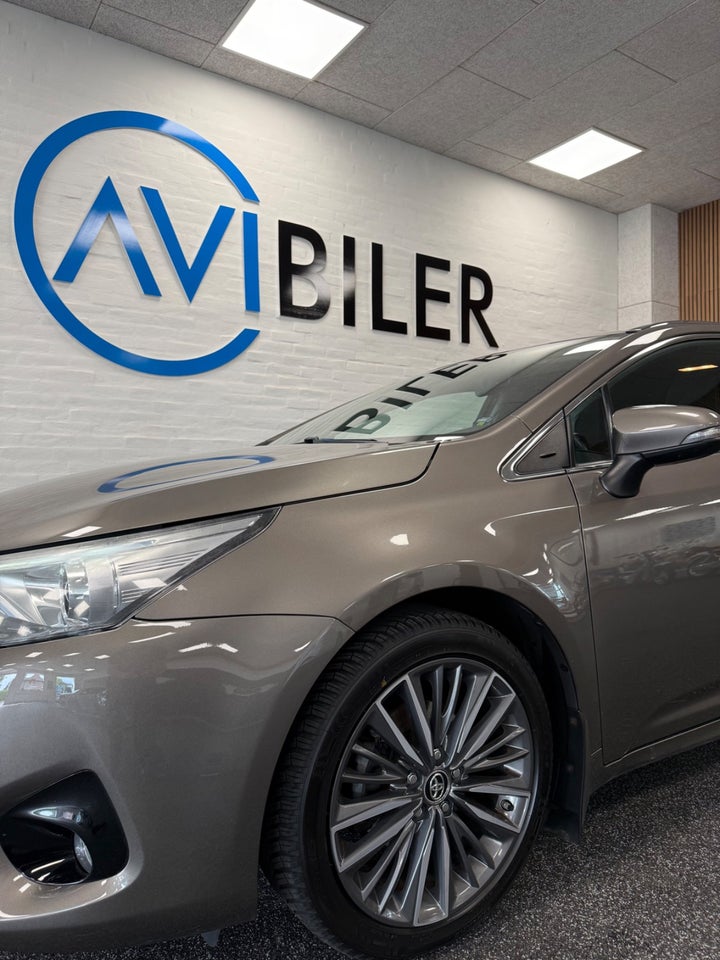 Toyota Avensis 1,8 VVT-i T2 Premium Touring Sports MDS 5d