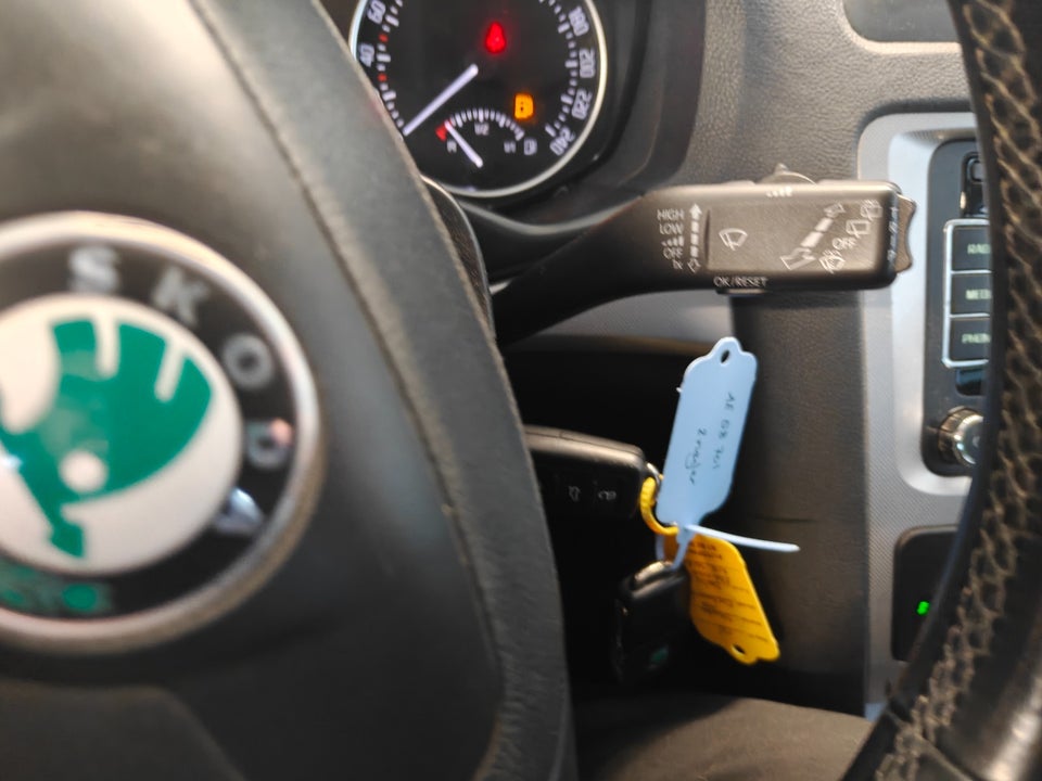 Skoda Octavia 1,6 TDi 105 Elegance Combi 5d