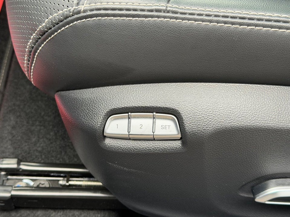 MG Marvel R Luxury 5d