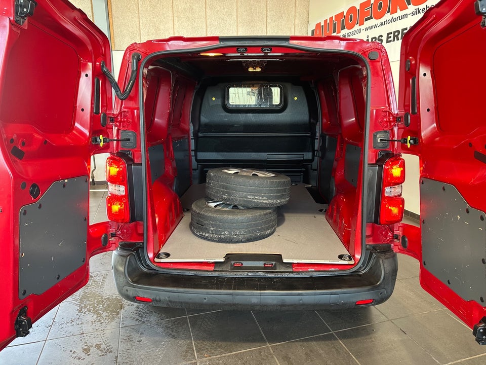 Toyota ProAce 2,0 D 122 Medium Comfort Master aut. 5d