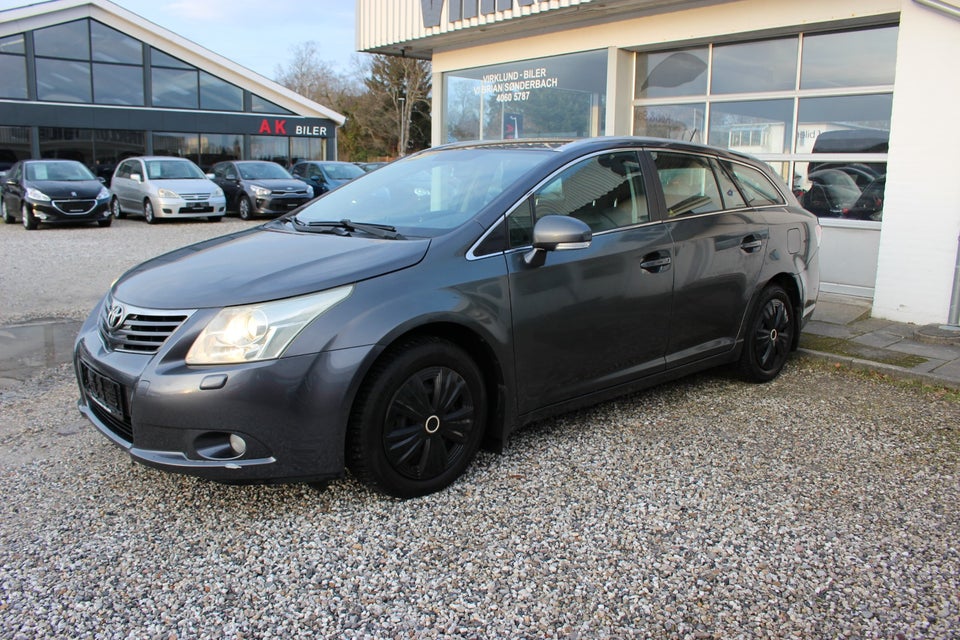 Toyota Avensis 1,6 VVT-i T1 stc. 5d