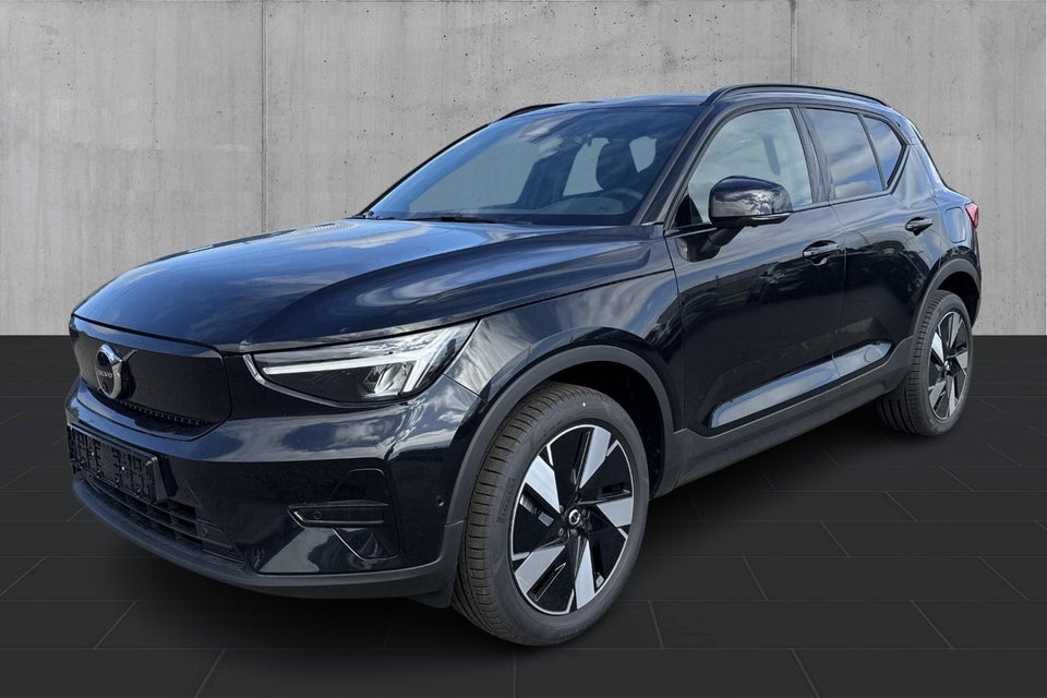 Volvo EX40 Standard Range Plus 5d