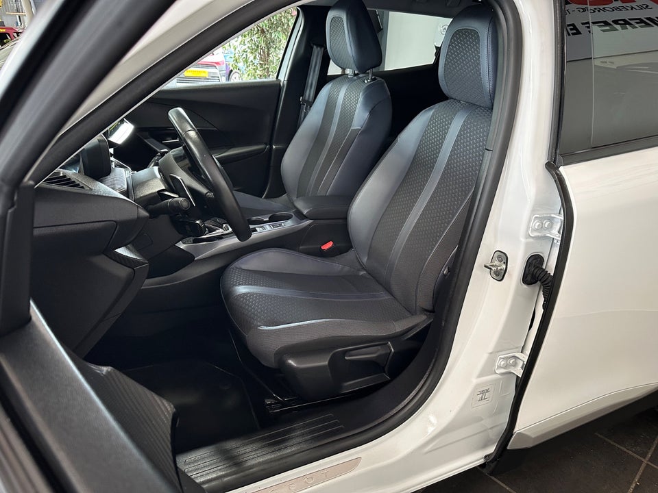 Peugeot 2008 1,5 BlueHDi 130 Allure Pack EAT8 5d