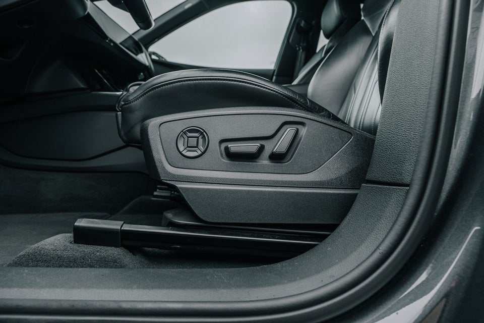 Audi e-tron 55 S-line quattro 5d