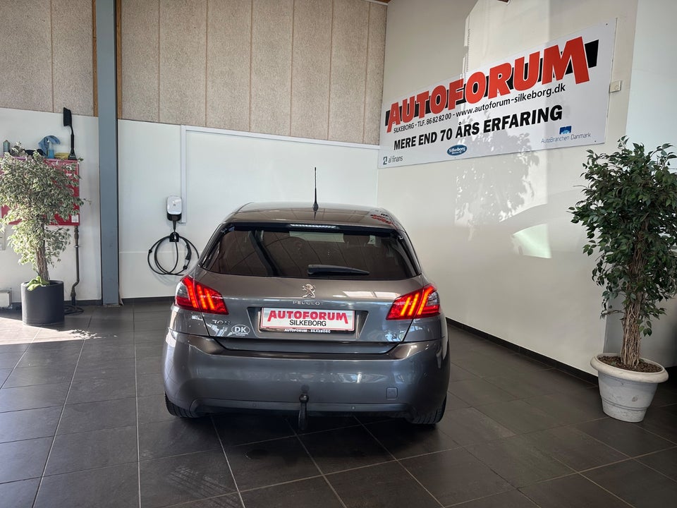 Peugeot 308 1,5 BlueHDi 130 Style 5d
