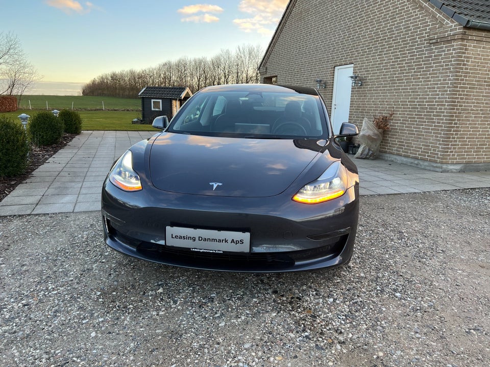 Tesla Model 3 Standard Range+ RWD 4d